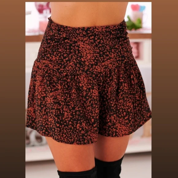 Floral skirt by Nanamacs size small - Picture 2 of 4